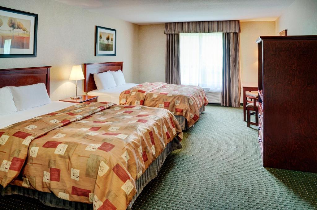 Lakeview Inns & Suites - Slave Lake Room photo